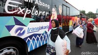 Bus Tanah Abang Explorer disediakan gratis untuk pengunjung.