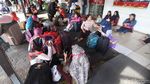 Stasiun Pasar Senen Mulai Dipadati Penumpang