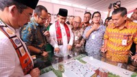 Sedangkan untuk lokasi yang ada di pasar kelolaan PD Pasar Jaya berjumlah sebanyak 40 kantor, hal tersebut merupakan wujud komitmen Bank DKI untuk terus fokus kembangkan bisnis di segmen UMKM. Foto: dok. Bank DKI
