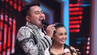 Nassar sempat menyatakan perasaannya kepada Aulia di dalam sebuah acara dangdut. (Dok. Instagram/da4_aulia)