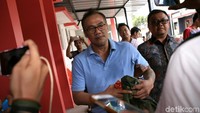 Ada pula kabar terbaru dari Tio Pakusadewo yang mulai jalani rehabilitasi pekan lalu setelah diciduk atas kepemilikan sabu. Palevi S/detikHOT