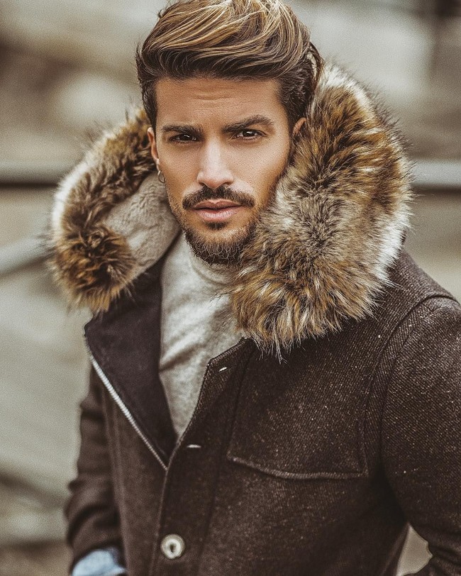 Di posisi 10 ada Mariano Di Vaio. Ia adalah  blogger, desainer, sekaligus aktor. Wajah tampan Mariano membuatnya terpilih jadi brand ambassador Tommy Hilfiger, Hugo Boss, Maserati, Omega hingga Calvin Klein. Foto: Instagram/Getty Images