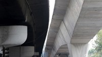 Sebelumnya, flyover Pancoran ditargetkan selesai pada akhir tahun 2017. Bahkan, Wakil Gubernur DKI Jakarta Sandiaga Uno berencana memotong sapi sebagai syukuran, jika flyover Pancoran selesai tepat waktu.