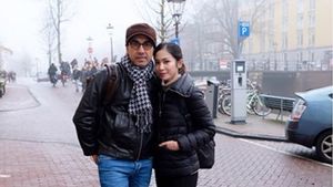 Kemesraan Bunga Zainal dan Sukhdev Singh, Meme Editorial detikHOT Paling Hits