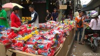 Untuk terompet dijual dengan harga variatif tergantung dari jenis dan ukurannya.