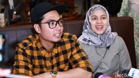 Kinos pun tetap cinta dan mendukung istrinya itu apapun kondisinya. Pool/Palevi S/detikFoto.
