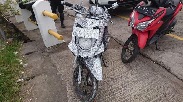 Bak Tertutup Salju, Ini Penampakan Pabrik Bijih Plastik yang Meletup