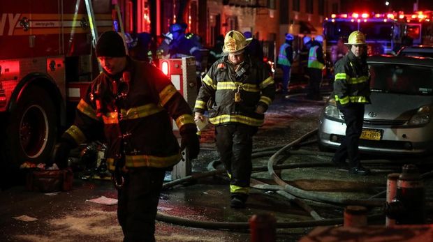 Situasi di lokasi kebakaran di New York City