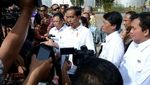 Pecahkan Kendi ke Truk, Jokowi Resmikan BBM Satu Harga di Pontianak
