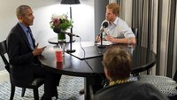 Obama memperingatkan betapa bahayanya penggunaan media sosial yang tidak bertanggung jawab. The Obama Foundation/BBC/Handout via REUTERS.