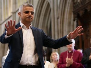 Partai Buruh Bela Sadiq Khan: Donald Trump Mengerikan dan Rasis