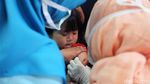 Lucu! Ekspresi Si Kecil Saat Imunisasi Difteri Lucu! Ekspresi Si Kecil Saat Imunisasi Difteri