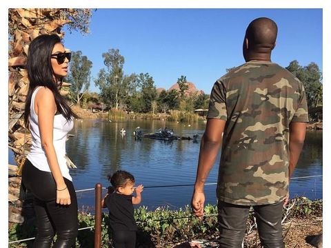 Kim Kardashian Dituduh Hura-hura Pergi ke Pesta Tahun Baru Saat Anak Sakit