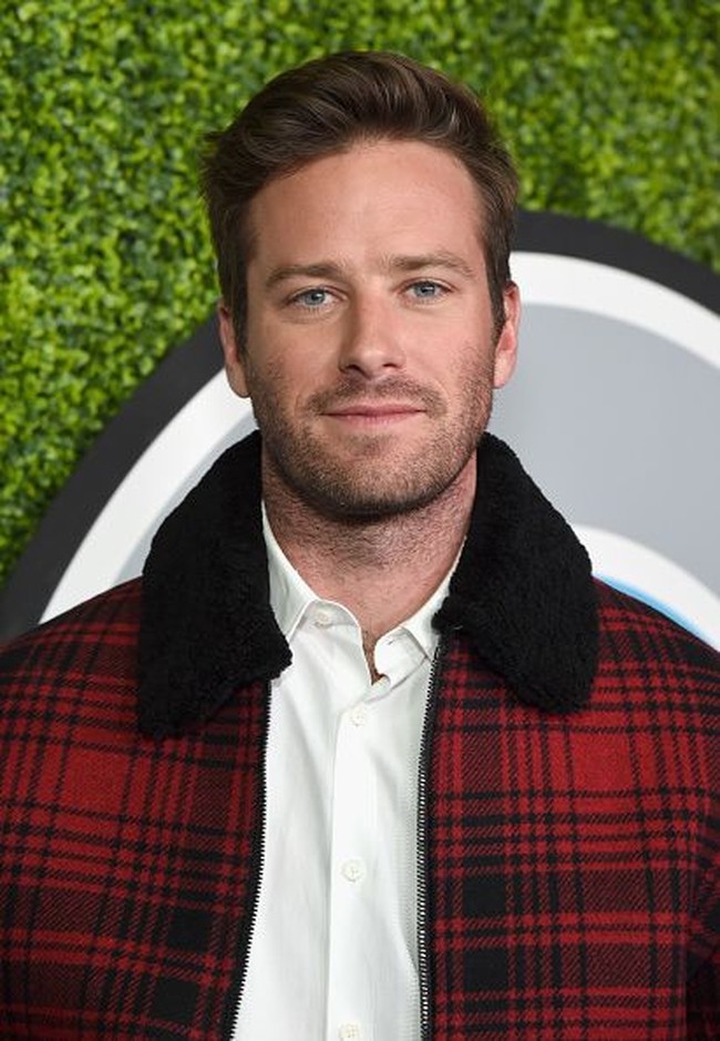 Aktor Hollywood lain yang masuk daftar pria tertampan versi TC Candler adalah Armie Hammer. Armie dikenal setelah membintangi film The Social Network. Foto: Instagram/Getty Images