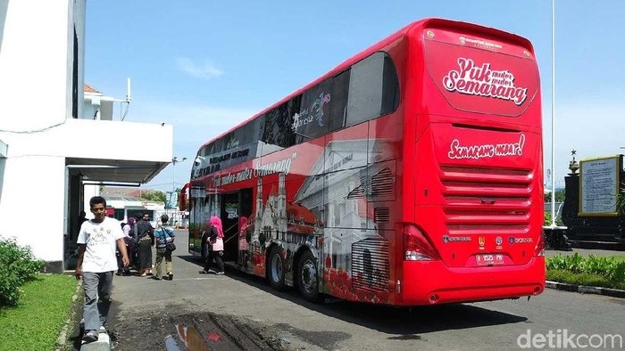 Tahun Baruan di Semarang, Enaknya Naik Bus Wisata