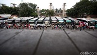 Peningkatan jumlah penumpang di Terminal Bus Kampung Rambutan dikarenakan masa libur panjang Natal dan Tahun Baru 2018 bersamaan dengan libur sekolah.
