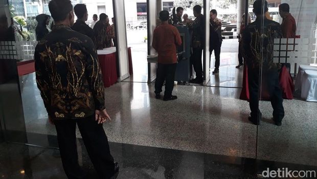 Jelang Penutupan Perdagangan, Pengamanan di BEI Diperketat