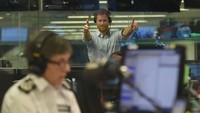 Penyalahgunaan media sosial bisa mendistorsi pemahaman masyarakat tentang isu-isu yang kompleks, dan menyebarkan informasi yang salah. Jeff Overs/BBC/Handout via REUTERS.