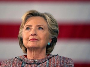 Sarankan Hillary Clinton untuk Merajut, Vanity Fair Minta Maaf