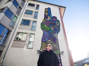 Mural Bergambar Kelamin Pria Disensor, Senimannya akan Dipolisikan?