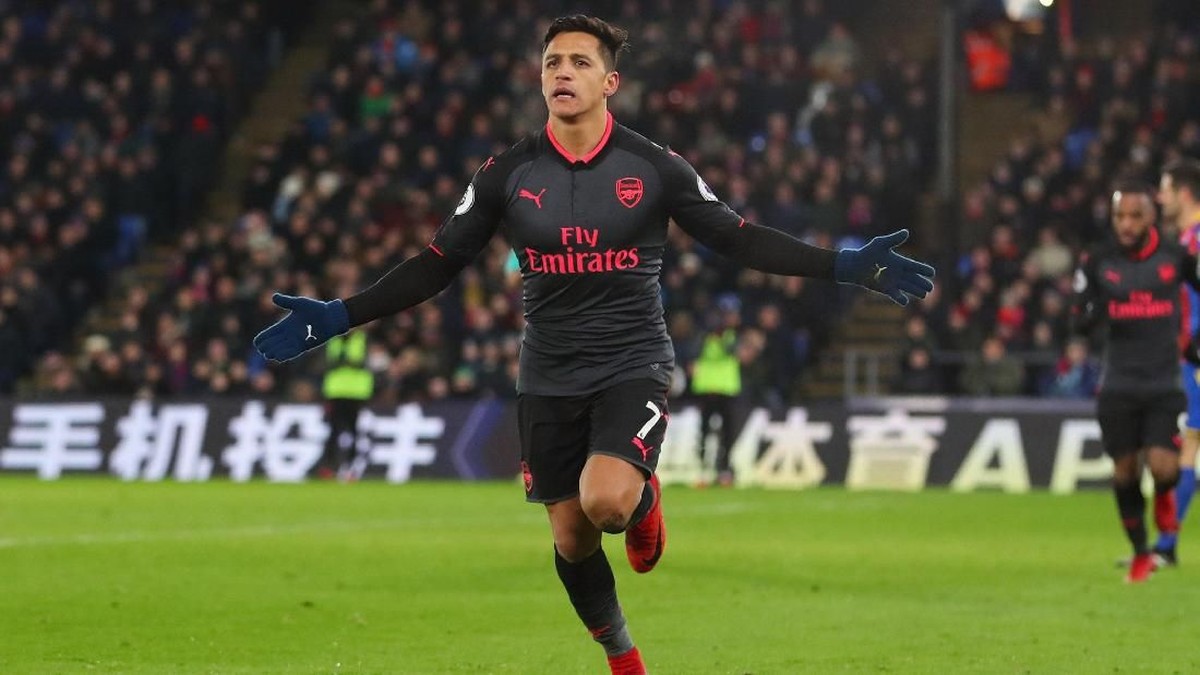 Alexis Sanchez disebut sebagai pemain fenomenal oleh Jose Mourinho (Foto: Catherine Ivill/Getty Images)