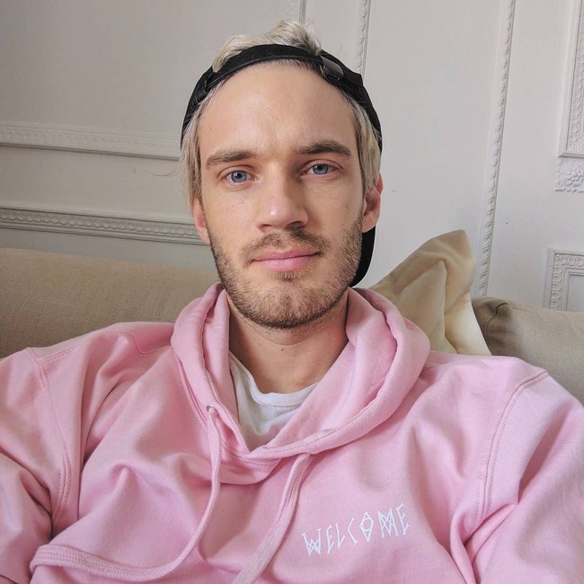 Felix Kjellberg lebih dikenal sebagai PewDiePie. Ia adalah Youtuber terkenal dengan banyak subscriber. Foto: Instagram/Getty Images