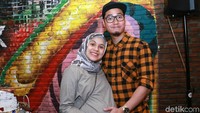 Dikehamilan keduanya itu, nafsu makan Gina bertambah hingga ia naik 15 kg. Pool/Palevi S/detikFoto.