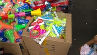 Sementara bando menyala dijual pada rentang harga Rp 100 ribu hingga 120 ribu per lusin.