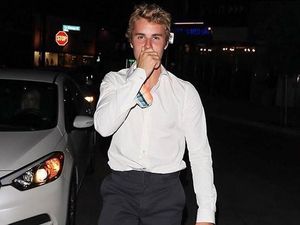 Viral! Diduga Justin Bieber Tengah Asyik Makan Burrito dengan Cara Salah