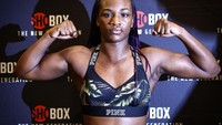 2 Kali menjuarai Olimpiade dan juga mantan pemegang sabuk tinju WBC dan IBF, tak heran Claressa Shields punya perut sixpack. (Foto: instagram/claressashields)