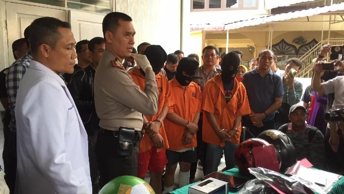 Dor!!! Polisi Tembak Mati 3 Pembegal Guru di Medan