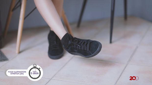 5 Tips Peregangan untuk Mencegah Kram Saat Traveling