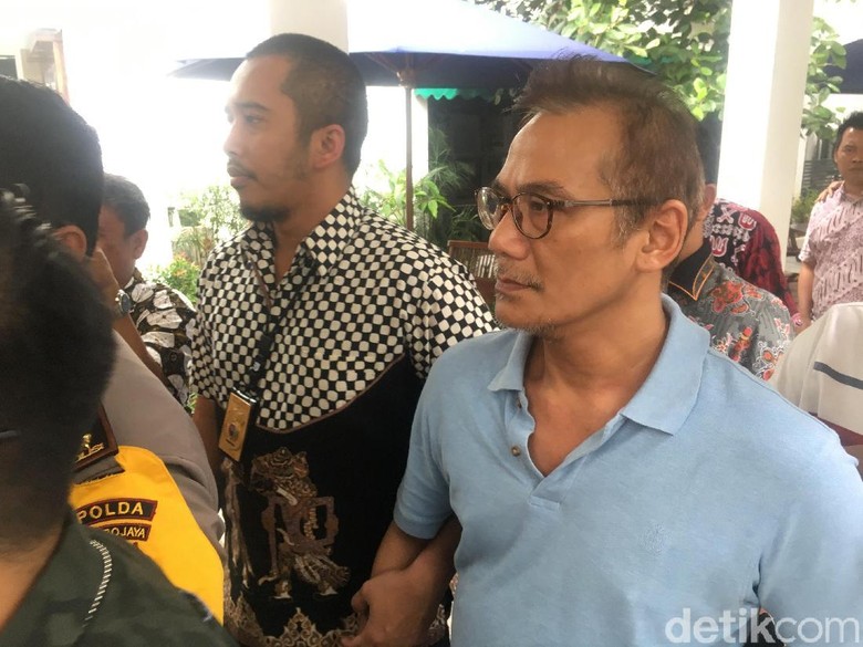 Jalani Rehabilitasi di RS Selapa Polri, Tio Pakusadewo: Sehat Jalani Rehabilitasi di RS Selapa Polri, Tio Pakusadewo: Sehat