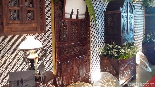 Mengintip Dekorasi Bernuansa Jawa di Akad Nikah Putri mengintip dekorasi bernuansa jawa di akad nikah putri mensesneg