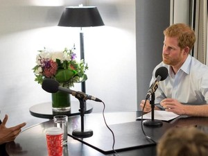 Pangeran Harry Wawancarai Obama: Bahaya Medsos dan Perasaan Saat Lengser