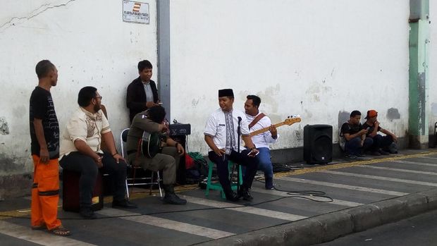 Sepekan Ditata, Trotoar Tanah Abang Belum Steril