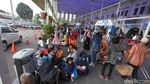 Stasiun Pasar Senen Mulai Dipadati Penumpang