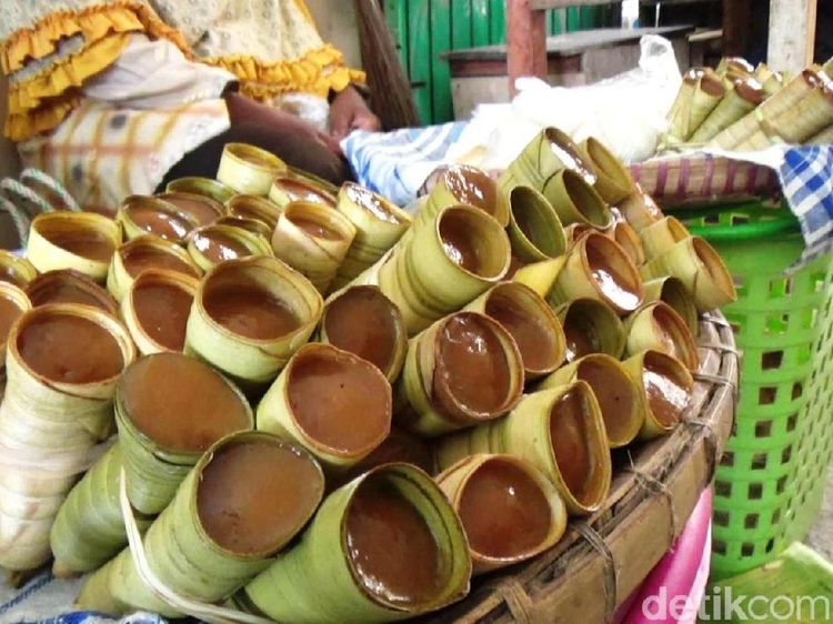 Ini Cara Unik Pembuatan Clorot, Jajan Pasar Khas Purworejo