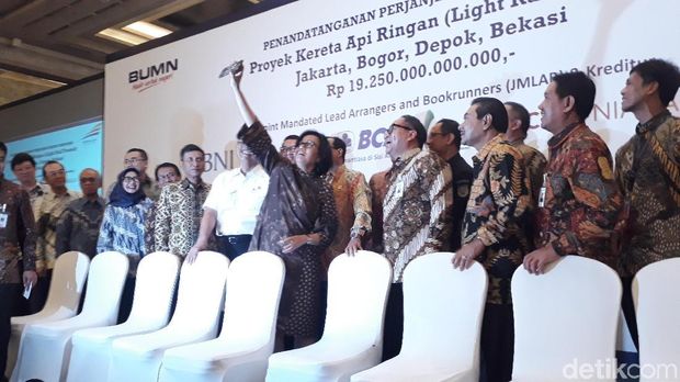 Luhut Hingga Sri Mulyani Selfie Usai KAI Dapat Pinjaman Proyek LRT