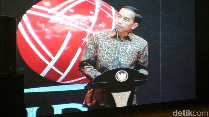 Jokowi Bagi-bagi Hadiah di BEI, Sri Mulyani Kegirangan