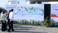Dari 38 Penyalur Pertamina, 9 Penyalur telah beroperasi tahun 2016 dan 29 Penyalur beroperasi tahun 2017. Adapun 2 Penyalur AKR beroperasi di November 2017. Sedangkan 17 titik penyalur yang diresmikan oleh Presiden secara simbolis di Pontianak ini 16 di antaranya dioperasikan oleh Pertamina dan 1 swasta. Pool/Kris/Biro Pers Setpres.