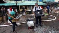 Kobaran api di Blok III Pasar Senen ini terjadi lebih dari 20 jam. Foto: Grandyos Zafna