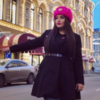 Inilah Goar Avestiyan, makeup artist asal Rusia yang akun Instagramnya @goar_avetisyan memiliki lebih dari 4,4 juta pengikut. Goar menjadi populer karena menginspirasi melalui berbagai proyek makeupnya untuk wanita-wanita yang tidak percaya diri atau kehilangan kepercayaan dirinya. Dia mengubah mereka menjadi wanita yang berbeda dengan makeup dan itu menumbuhkan kepercayaan diri para wanita tersebut. Klik next untuk melihat deretan karyanya yang dramatis. Foto: Instagram Goar Avetisyan