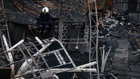 Kamala Mills ditempati sebagai kantor dari berbagai perusahaan dan merupakan distrik kehidupan malam utama, dengan beberapa pub dan restoran kelas atas yang dibuka dalam beberapa tahun terakhir. REUTERS/Danish Siddiqui.
