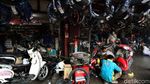 Jelang Liburan Malam Tahun Baru, Bengkel Motor Laris Manis