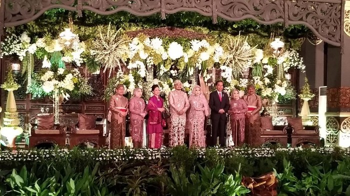 Jokowi Hadiri Pesta Pernikahan Putri Mensesneg