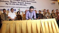 Penandatanganan ini dilakukan dengan  Bank Sindikasi baik Himbara, Bank Swasta nasional dan swasta asing yang diwakili oleh JMLAB yang terdiri dan Bank Mandiri, BNK, BRI, BCA, CIMB Niaga dan PT SMI, serta bank-bank lain yang juga bertindak sebagai kreditur dalam transaki ini diantaranya Bank DKI, BTMU, Hana Bank, Shinhan Bank Indonesia, Bank Sumut dan Bank Mega. Pool/Bank Mega.