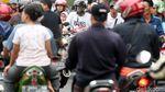 Cekrek! Ketika Truk Tangki yang Terbakar Jadi Tontonan