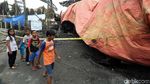 Cekrek! Ketika Truk Tangki yang Terbakar Jadi Tontonan