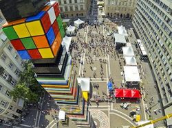 Israel Siap Pecahkan Rekor Menara Lego Tertinggi di Dunia